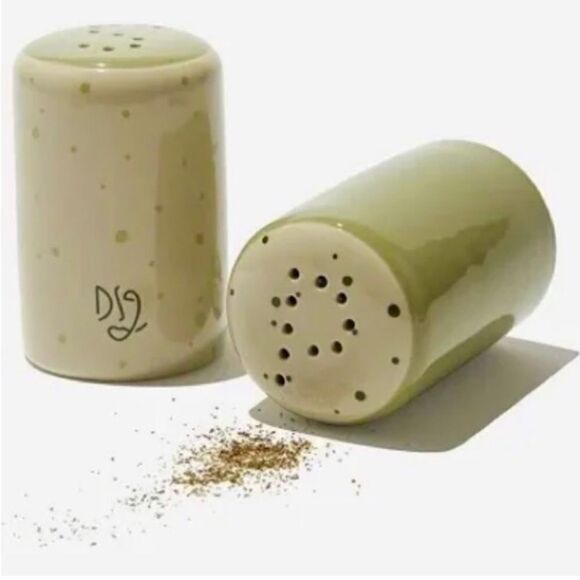 NEW In Box … DARLING SPRING Salt & Pepper Shakers - Picture 1 of 5